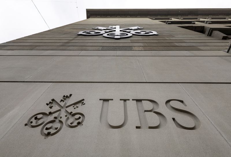 © Reuters. FILE PHOTO: A logo of Swiss bank UBS is seen in Zurich, Switzerland March 29, 2023. REUTERS/Denis Balibouse