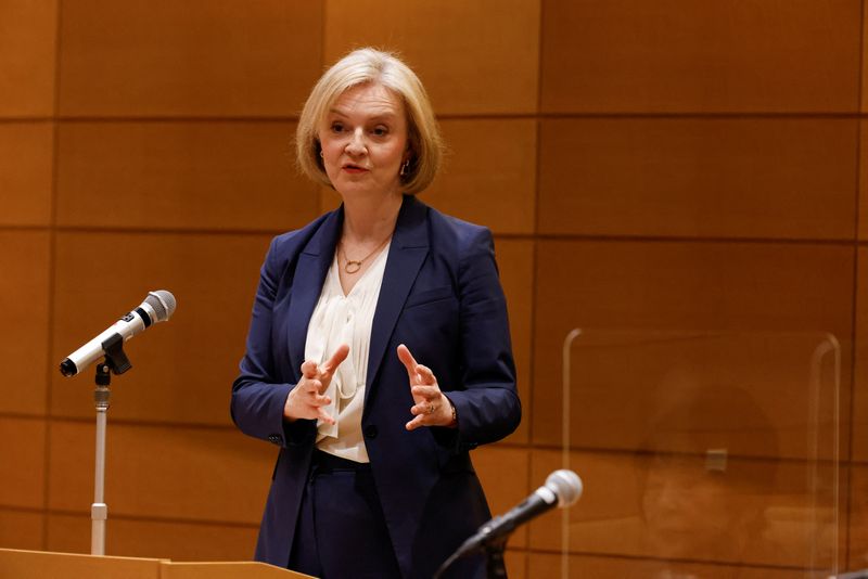 &copy; Reuters. FILE PHOTO-Former British Prime Minister, Liz Truss delivers a speech at a symposium of the Inter-Parliamentary Alliance on China (IPAC), in Tokyo, Japan, February 17, 2023. REUTERS/Androniki Christodoulou