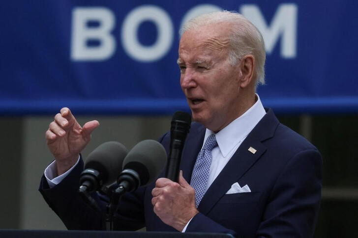 &copy; Reuters. FOTO DE ARCHIVO: El presidente de EEUU, Joe Biden, habla durante un evento en la Casa Blanca, Washington, EEUU. 1 mayo 2023. REUTERS/Leah Millis