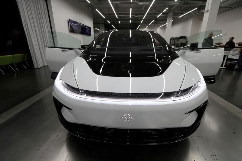 &copy; Reuters. FILE PHOTO: Faraday Future's luxury electric car FF91 is seen at the company's headquarters in Gardena, California, U.S. November 21, 2019. REUTERS/Lucy Nicholson