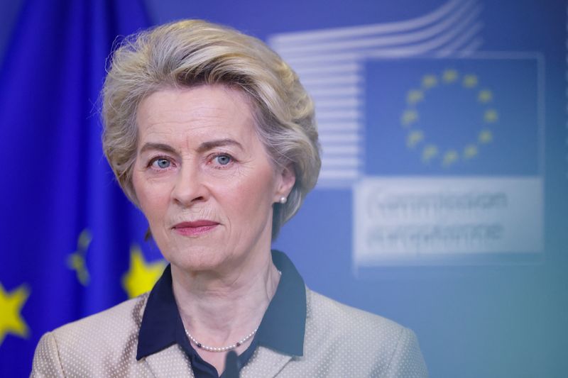 &copy; Reuters. FOTO DE ARCHIVO: La presidenta de la Comisión Europea, Ursula von der Leyen, durante una conferencia de prensa celebrada en Bruselas, Bélgica, el 16 de febrero de 2023. REUTERS/Johanna Geron