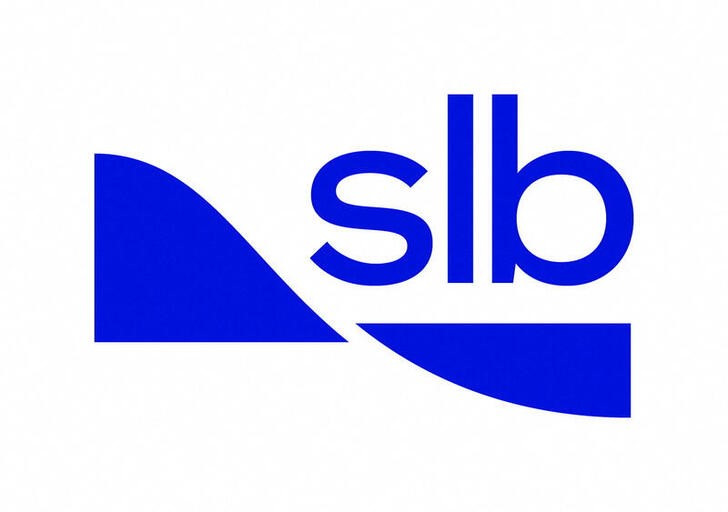 © Reuters. FILE PHOTO: The logo of SLB is seen in this undated handout image obtained by Reuters on October 19, 2022. SLB/Handout via REUTERS     