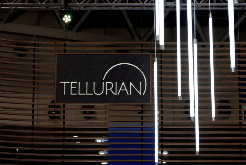 &copy; Reuters. FILE PHOTO: The logo of Tellurian Inc is seen in its booth at Gastech, the world's biggest expo for the gas industry, in Chiba, Japan April 4, 2017. REUTERS/Toru Hanai/File Photo