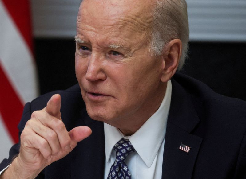 &copy; Reuters. FILE PHOTO: U.S. President Joe Biden speaks with members of his "Investing in America Cabinet" in the Roosevelt Room at the White House in Washington, U.S., May 5, 2023. REUTERS/Leah Millis//File Photo