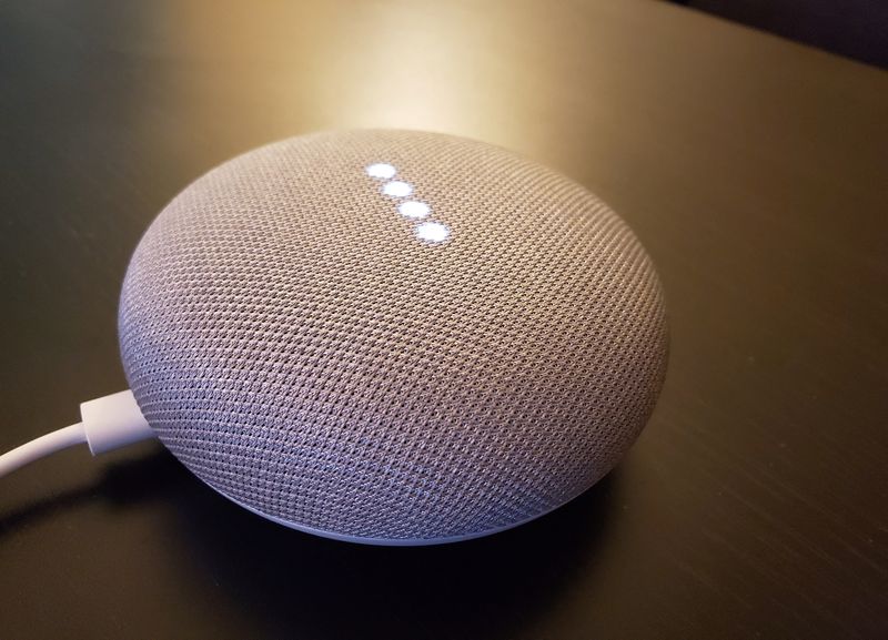 &copy; Reuters. FILE PHOTO: Google Home smart speakers, which respond to consumer's voice commands to control devices in the home or to answer questions out loud about topics including the weather, news or local services, in shown in San Francisco, California, U.S., Marc