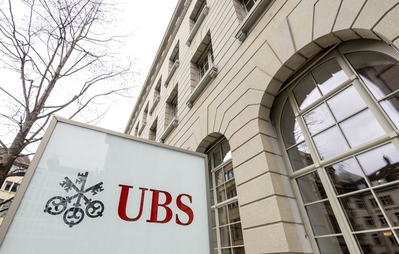 © Reuters. FILE PHOTO: A logo of Swiss bank UBS is seen in Zurich, Switzerland March 29, 2023. REUTERS/Denis Balibouse/File Photo