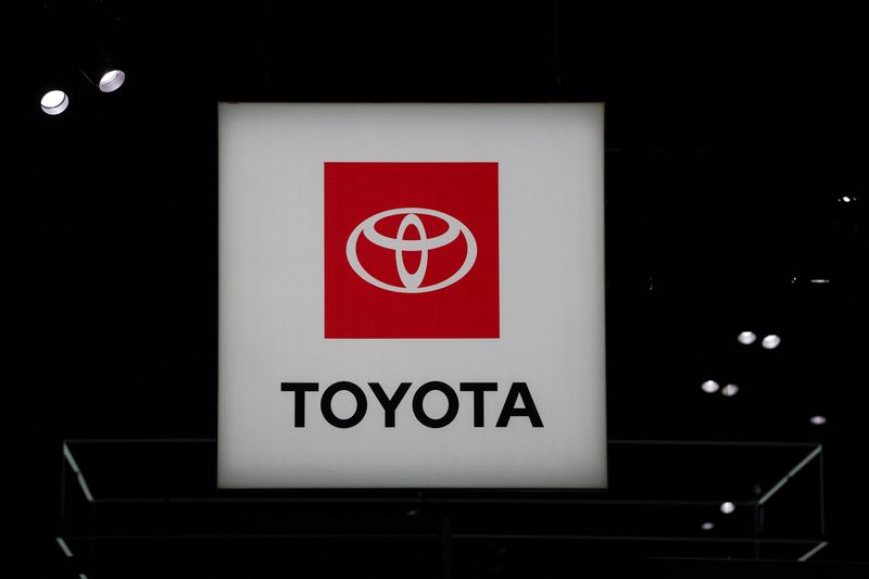 © Reuters. FILE PHOTO: A Toyota logo is seen during the New York International Auto Show, in Manhattan, New York City, U.S., April 5, 2023. REUTERS/David 'Dee' Delgado