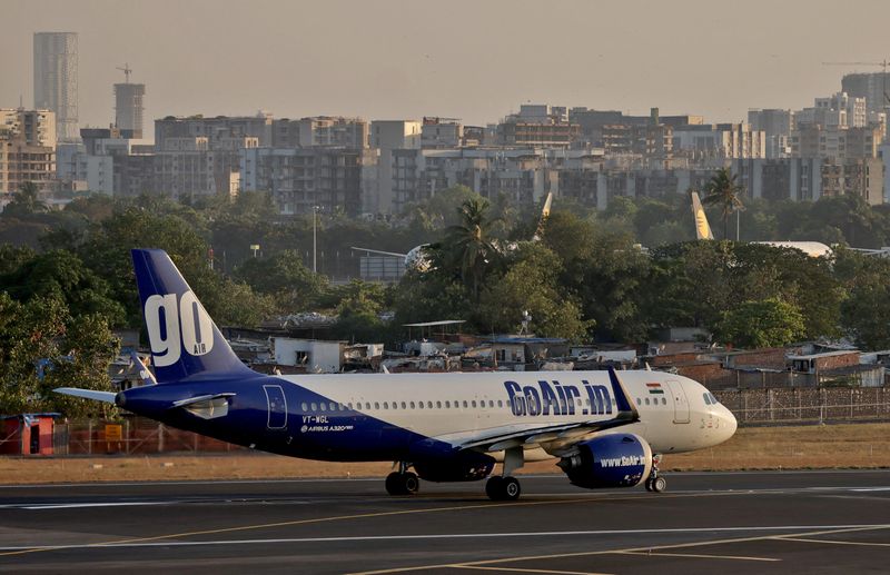 © Reuters. FILE PHOTO: A Go First airline, formerly known as GoAir, Airbus A320-271N passenger aircraft prepares to take off from Chhatrapati Shivaji International Airport in Mumbai, India, May 2, 2023. REUTERS/Francis Mascarenhas/File Photo