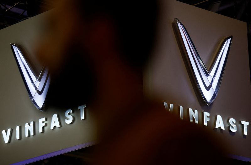 &copy; Reuters. FILE PHOTO: The logo of Vinfast is pictured at the 2022 Paris Auto Show in Paris, France October 18, 2022. REUTERS/Stephane Mahe
