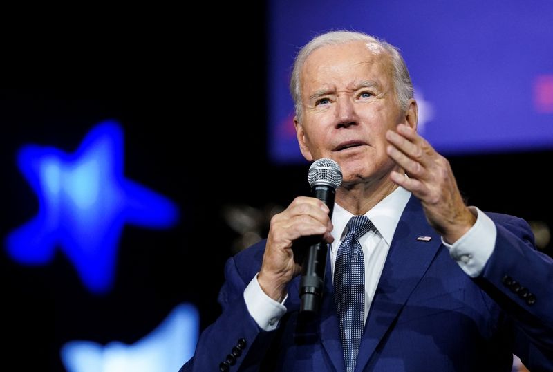 &copy; Reuters. U.S. President Joe Biden delivers remarks on the federal government's debt limit during a visit to SUNY Westchester Community College Valhalla in Valhalla, New York, U.S., May 10, 2023. REUTERS/Kevin Lamarque