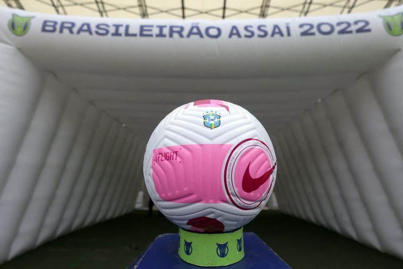 &copy; Reuters. Bola de partida do Campeonato Brasileiro de 2022
01/10/2022
REUTERS/Cris Mattos