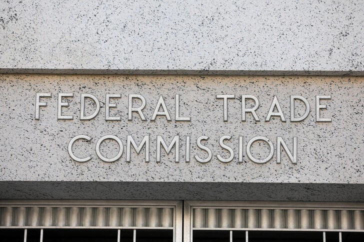&copy; Reuters. Signage is seen at the Federal Trade Commission headquarters in Washington, D.C., U.S., August 29, 2020. REUTERS/Andrew Kelly