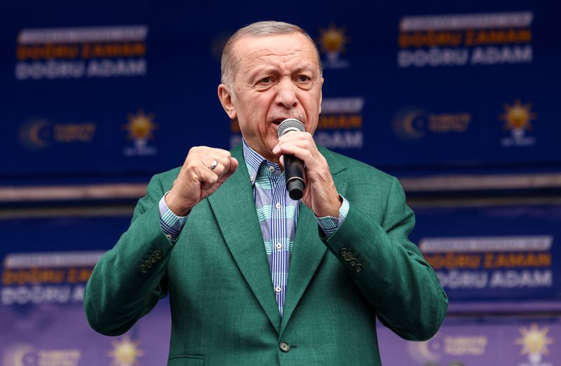 &copy; Reuters. FILE PHOTO: Turkish President Tayyip Erdogan addresses his supporters during a rally ahead of the May 14 presidential and parliamentary elections in Ankara, Turkey, May 11, 2023. REUTERS/Cagla Gurdogan