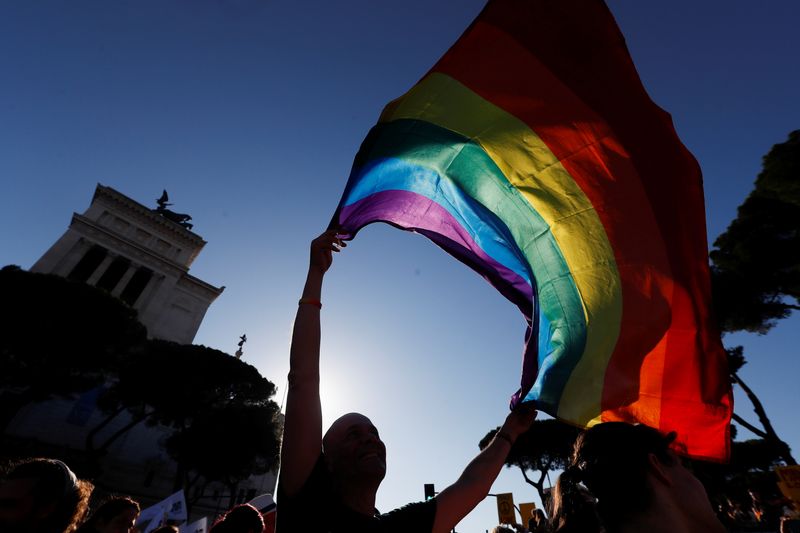 Más del 40% de los trabajadores LGBT+ italianos denuncia discriminación laboral