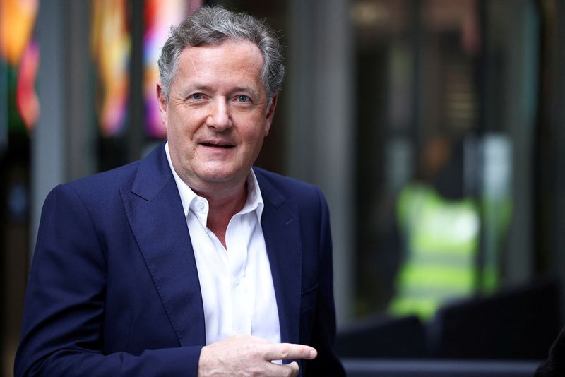 &copy; Reuters. FILE PHOTO: Journalist and TV presenter Piers Morgan leaves the BBC Headquarters in London, Britain, January 16, 2022. REUTERS/Henry Nicholls/File Photo
