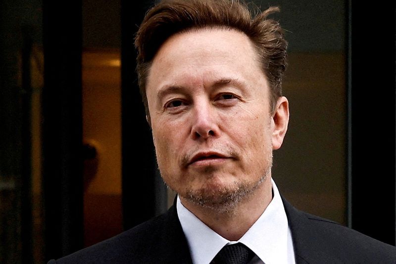 &copy; Reuters. FILE PHOTO: Tesla CEO Elon Musk departs the company’s local office in Washington, U.S. January 27, 2023.  REUTERS/Jonathan Ernst