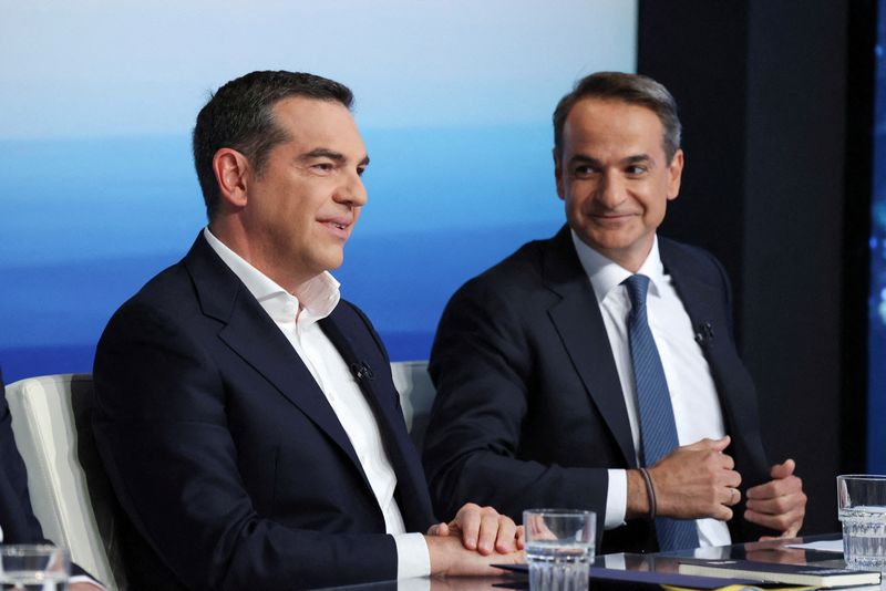 &copy; Reuters. FILE PHOTO: Greek Prime Minister and conservative New Democracy party leader Kyriakos Mitsotakis and leftist Syriza party leader Alexis Tsipras, take part in a televised debate at the headquarters of the state broadcaster ERT, in Athens, Greece, May 10, 2
