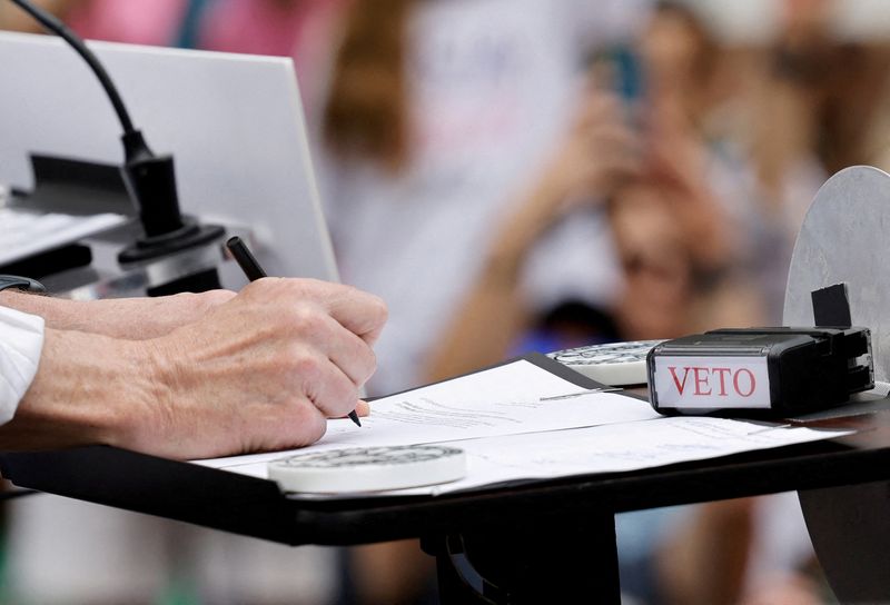 North Carolina legislature overrides veto of 12-week abortion ban, making it law