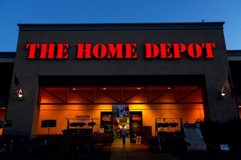&copy; Reuters. FILE PHOTO: The logo of Home Depot is seen in Encinitas, California April 4, 2016.  REUTERS/Mike Blake/File Photo