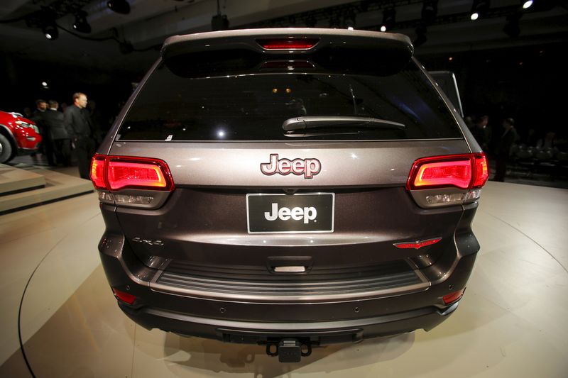 &copy; Reuters. FILE PHOTO: The Jeep Cherokee Trailhawk sports utility vehicle (SUV) is seen during the media preview of the 2016 New York International Auto Show in Manhattan, New York March 23, 2016. REUTERS/Eduardo Munoz