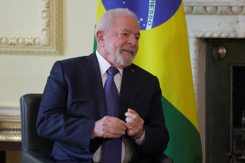 &copy; Reuters. Presidente Luiz Inácio Lula da Silva durante reunião na residência oficial do primeiro-ministro do Reino Unido em Downing Street, Londres
05/05/2023 Kin Cheung/Pool via REUTERS