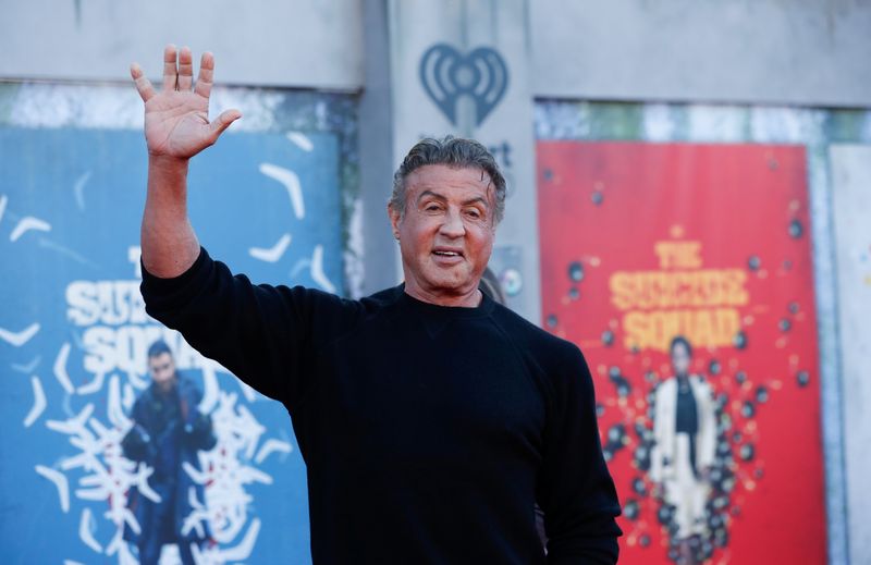 &copy; Reuters. Sylvester Stallone acena durante pré-estreia do filme "Esquadrão Suicida" em Los Angeles
02/08/2021 REUTERS/Mario Anzuoni