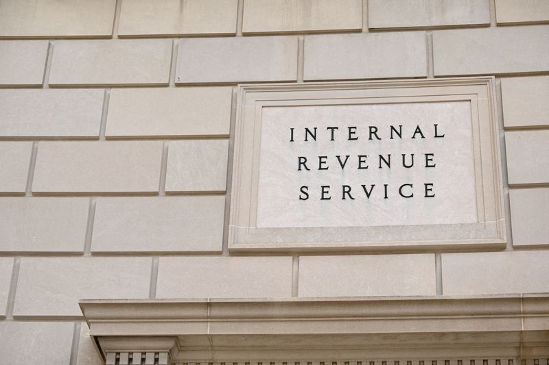 &copy; Reuters. FILE PHOTO: The Internal Revenue Service (IRS) building is seen in Washington, U.S. September 28, 2020. REUTERS/Erin Scott