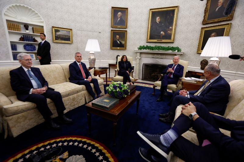 &copy; Reuters. Presidente dos EUA, Joe Biden, se reúne com líderes parlamentares no Salão Oval da Casa Branca, em Washington
16/05/2023
REUTERS/Evelyn Hockstein