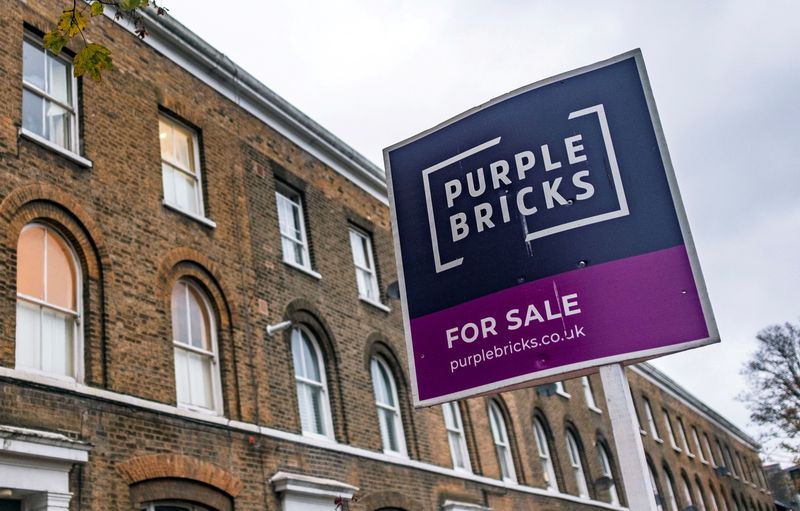 &copy; Reuters. FILE PHOTO: A sign for online estate agent Purplebricks is pictured outside a property in a residential street in London, Britain, November 24, 2021. Picture taken November 24, 2021. REUTERS/May James