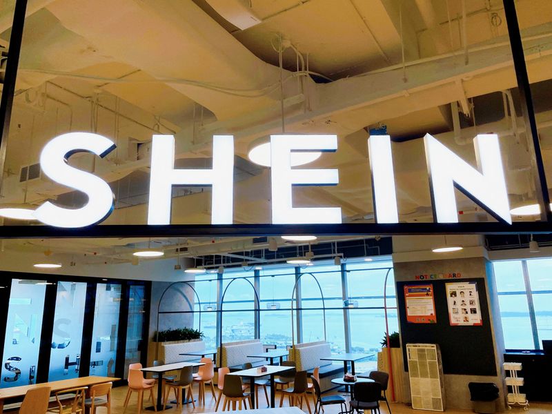 &copy; Reuters. FILE PHOTO: A Shein logo is pictured at the company's office in the central business district of Singapore, October 18, 2022. REUTERS/Chen Lin