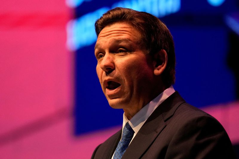 &copy; Reuters. FILE PHOTO: Florida Governor Ron DeSantis speaks during a conference titled "Celebrate the Faces of Israel" at Jerusalem's Museum of Tolerance, April 27, 2023. Maya Alleruzzo/Pool via REUTERS/File Photo