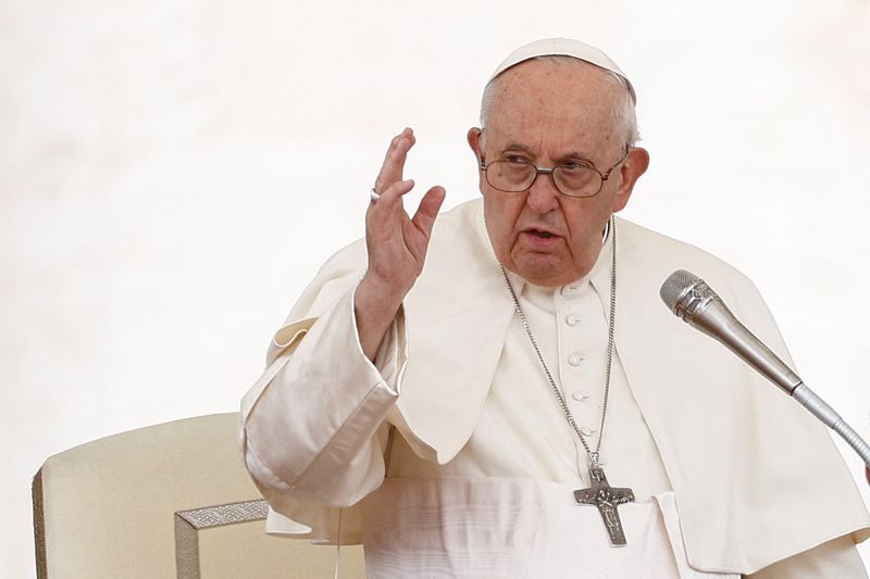 &copy; Reuters. Papa Francisco durante audiência na Praça de São Pedro, no Vaticano
17/05/2023
REUTERS/Guglielmo Mangiapane