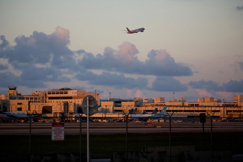 &copy; Reuters. FILE PHOTO: An American Airlines plane takes off from Miami International Airport after the Federal Aviation Administration (FAA) said it had slowed the volume of airplane traffic over Florida due to an air traffic computer issue, in Miami, Florida, U.S. 