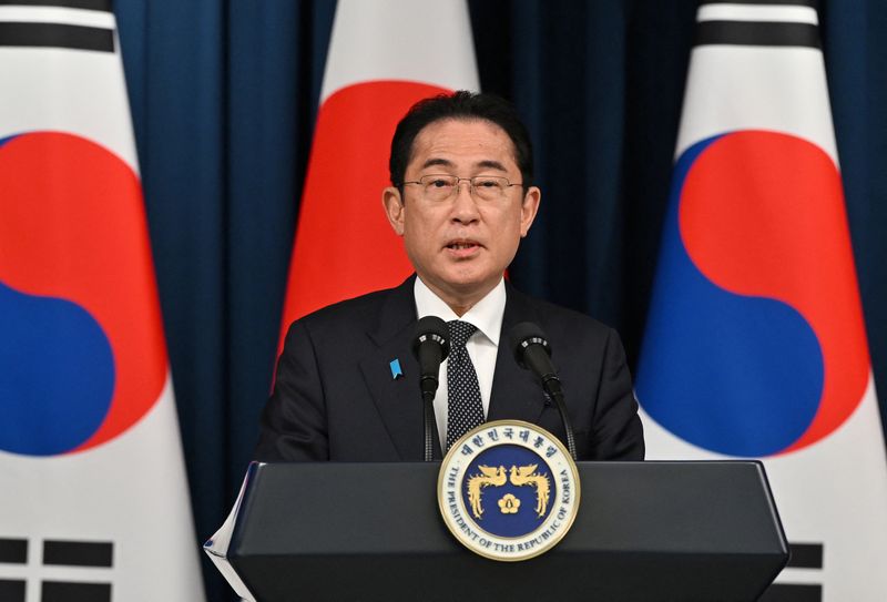 &copy; Reuters. FILE PHOTO: Japanese Prime Minister Fumio Kishida speaks during a joint press conference with South Korean President Yoon Suk Yeol after their meeting at the presidential office in Seoul on May 7, 2023.  Jung Yeon-je/Pool via REUTERS