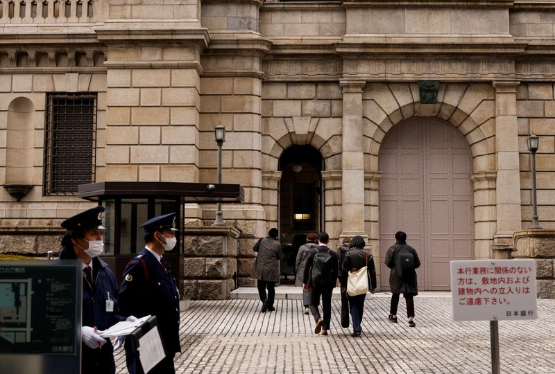 &copy; Reuters. FILE PHOTO: Visitors are seen at the headquarters of Bank of Japan in Tokyo, Japan, January 17, 2023. REUTERS/Issei Kato