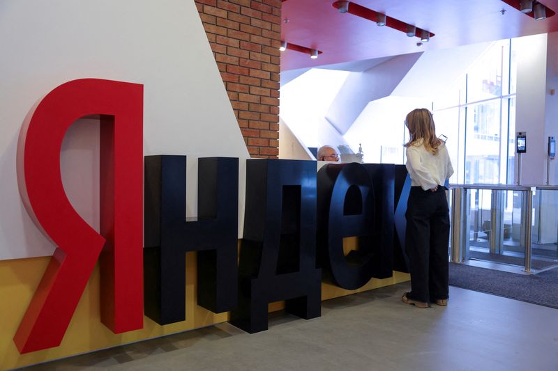 &copy; Reuters. FILE PHOTO: The logo of Russian technology giant Yandex is on display at the company's headquarters in Moscow, Russia December 9, 2022. REUTERS/Evgenia Novozhenina