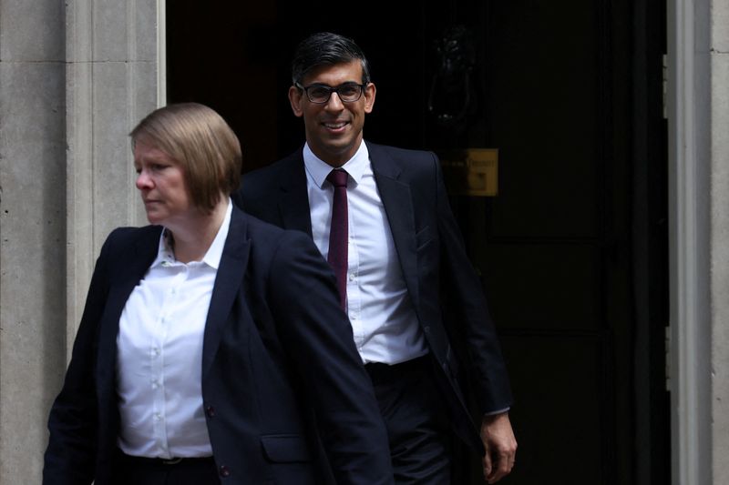 &copy; Reuters. FILE PHOTO: British Prime Minister Rishi Sunak walks outside Downing Street in London, Britain May 10, 2023. REUTERS/Henry Nicholls