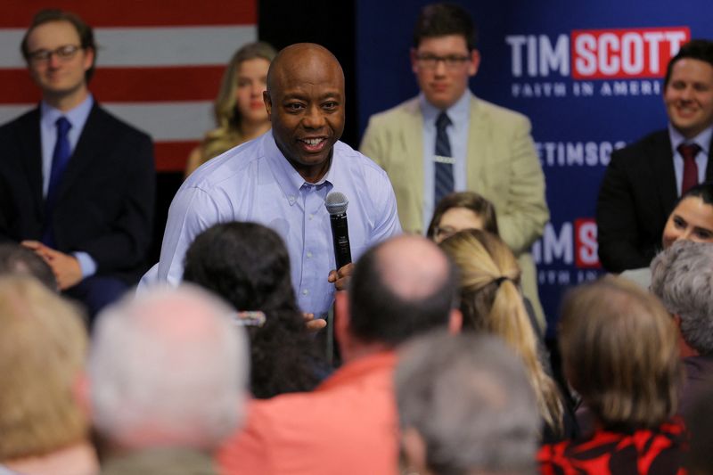 &copy; Reuters. FILE PHOTO: Likely Republican presidential candidate and U.S. Senator Tim Scott (R-SC) speaks at a campaign town hall meeting at the New Hampshire Institute of Politics at Saint Anselm College, in Manchester, New Hampshire, U.S., May 8, 2023. REUTERS/Bria