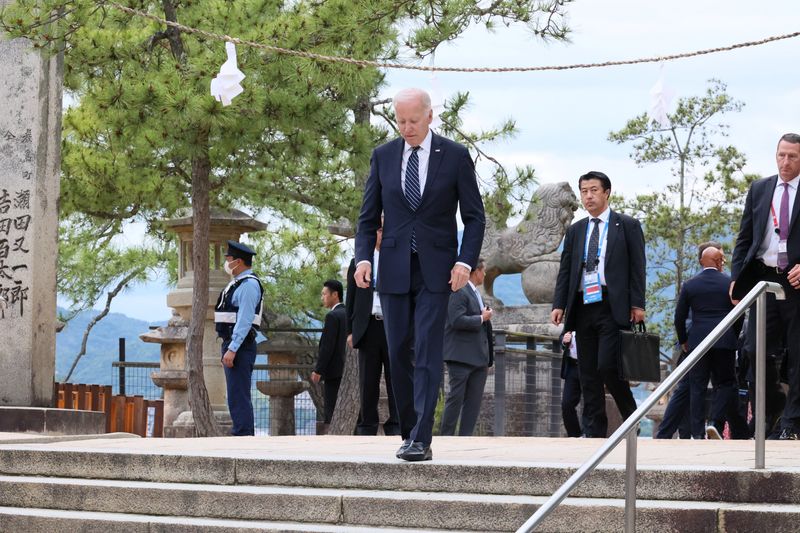 &copy; Reuters. Photo de Joe Biden lors du sommet des dirigeants du G7 réunis au Japon. /Photo prise le 19 mai 2023 à Hatsukaichi, Japon/REUTERS/Ministry of Foreign Affairs of Japan