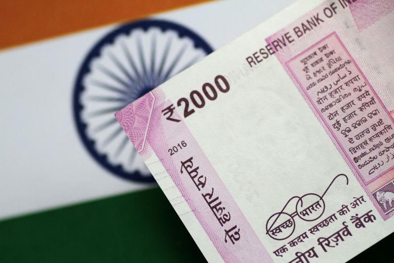 What India's decision to scrap its 2000-rupee note means for its economy