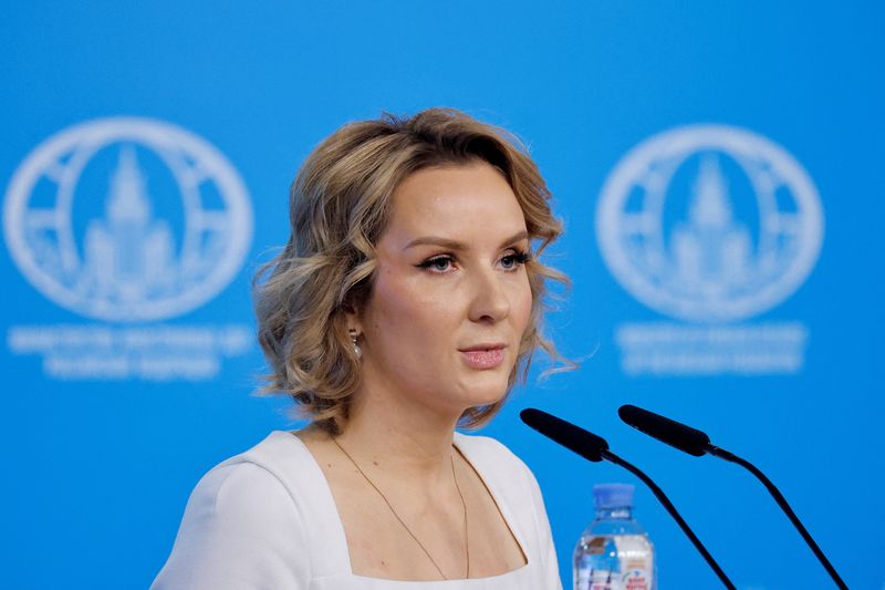 &copy; Reuters. المفوضة الروسية لحقوق الأطفال ماريا لفوفا بيلوفا خلال مؤتمر صحفي بموسكو في الرابع من أبريل نيسان 2023 . تصوير : مكسيم شيميتوف - رويترز . 