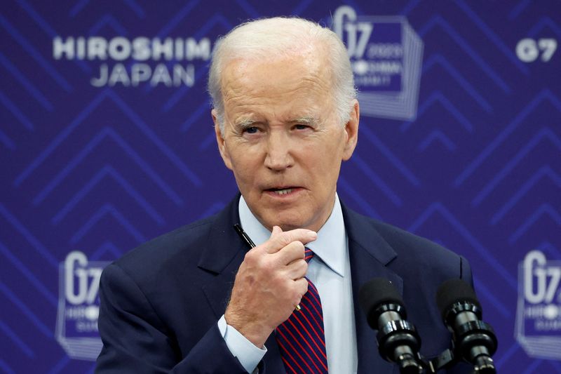 &copy; Reuters. الرئيس الأمريكي جو بايدن يتحدث خلال مؤتمر صحفي في هيروشيما باليابان يوم الأحد. صورة لرويترز من ممثل لوكالات الأنباء. 
