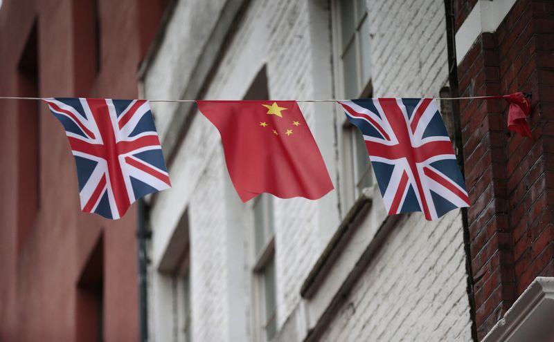 &copy; Reuters.  　駐英中国大使館は５月２１日、中英関係のさらなる悪化を避けるため、中国への誹謗（ひぼう）中傷をやめるよう英国政府に求める声明を発表した。２０１５年１０月、ロンドンの中華