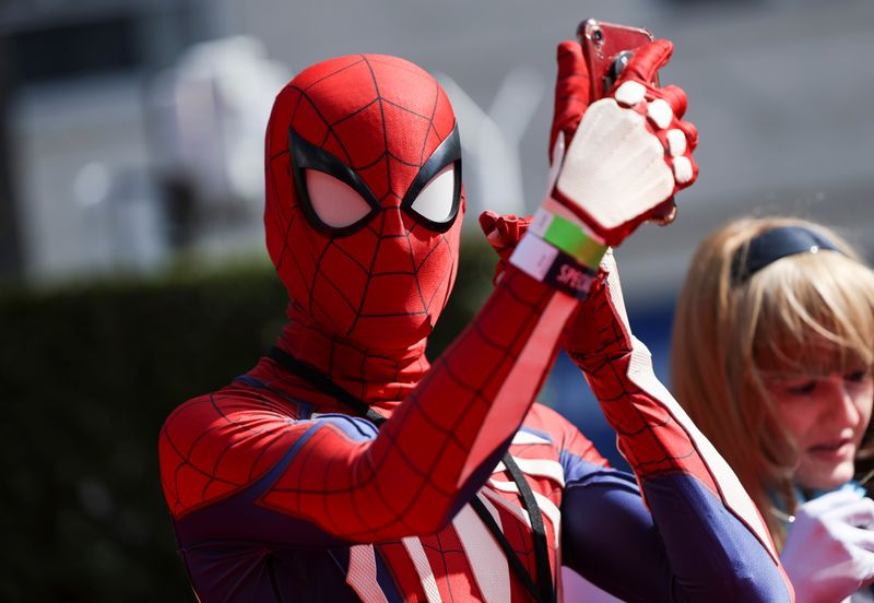&copy; Reuters. FILE PHOTO: A person dressed as the character Spiderman attends the premiere of the film "Doctor Strange in the Multiverse of Madness" in Los Angeles, U.S. May 2, 2022. REUTERS/Mario Anzuoni