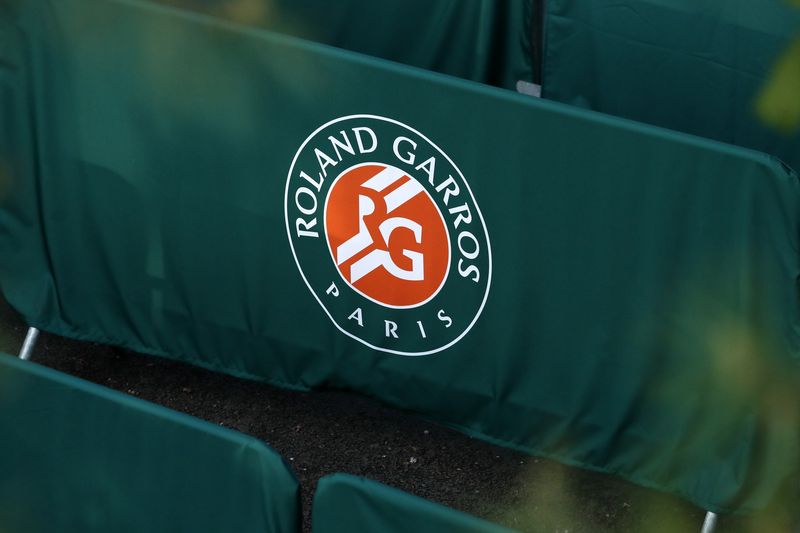 &copy; Reuters. 　テニスの全仏オープンに出場する選手たちは今年、ＳＮＳ上の批判的メッセージを検閲するツールへの無料アクセスが可能になるという。大会主催者が２２日、発表した。写真は全仏オー