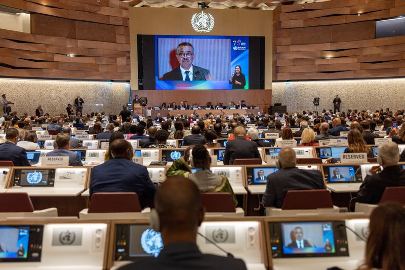 &copy; Reuters. FOTO DE ARCHIVO. El director general de la Organización Mundial de la Salud (OMS), Tedros Adhanom Ghebreyesus, asiste a la Asamblea Mundial de la Salud en la sede de las Naciones Unidas en Ginebra, Suiza. 21 de mayo de 2023. REUTERS/Denis Balibouse