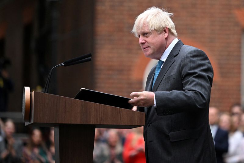 &copy; Reuters. FILE PHOTO: Outgoing British Prime Minister Boris Johnson delivers a speech on his last day in office, outside Downing Street, in London, Britain, September 6, 2022. Justin Tallis/Pool via REUTERS