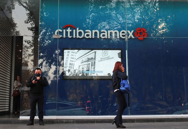 &copy; Reuters. FILE PHOTO: People stand outside a Citibanamex bank branch in Mexico City, Mexico January 30, 2023. REUTERS/Henry Romero