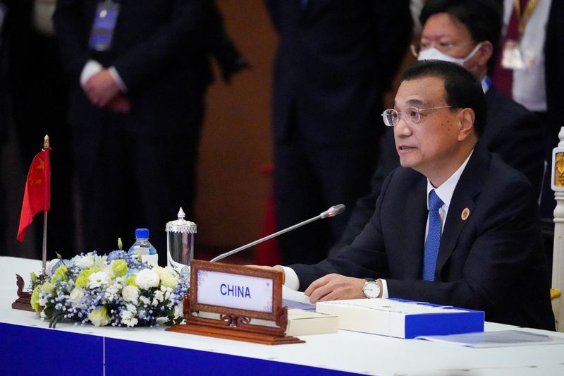 &copy; Reuters. رئيس مجلس الدولة الصيني لي تشيانغ في كمبوديا يوم 11 نوفمبر تشرين الثاني 2022. تصوير: سيندي ليو - رويترز.


