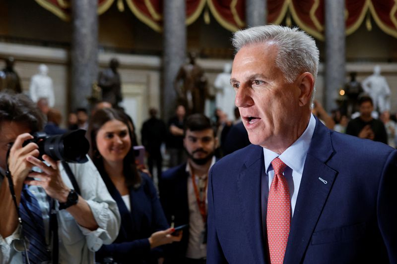 © Reuters. U.S. House Speaker Kevin McCarthy (R-CA) speaks with reporters at the U.S. Capitol in Washington, U.S. May 24, 2023.  REUTERS/Jonathan Ernst